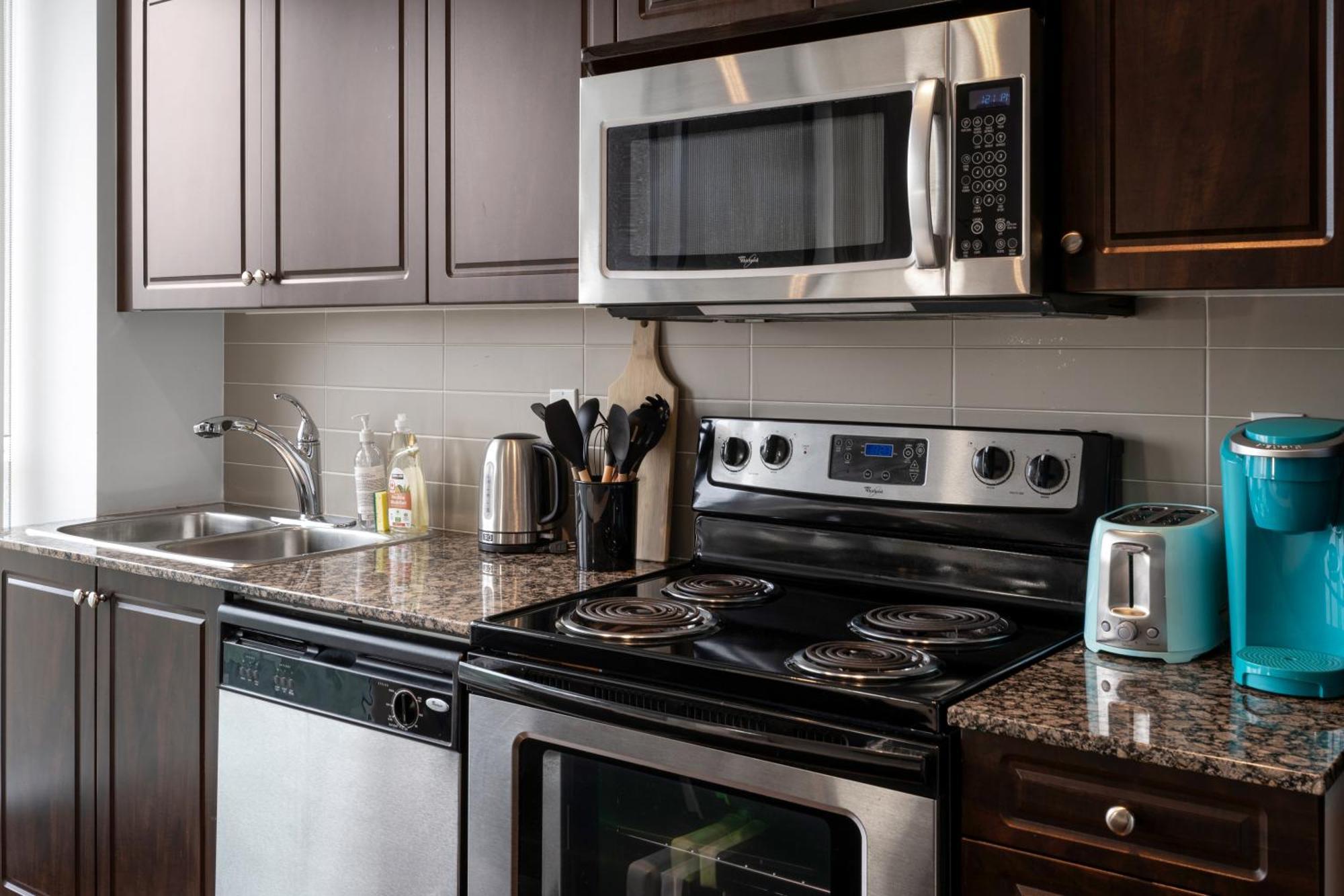 Downtown Toronto 1 Bdrm Condo With Parking And Views Esterno foto