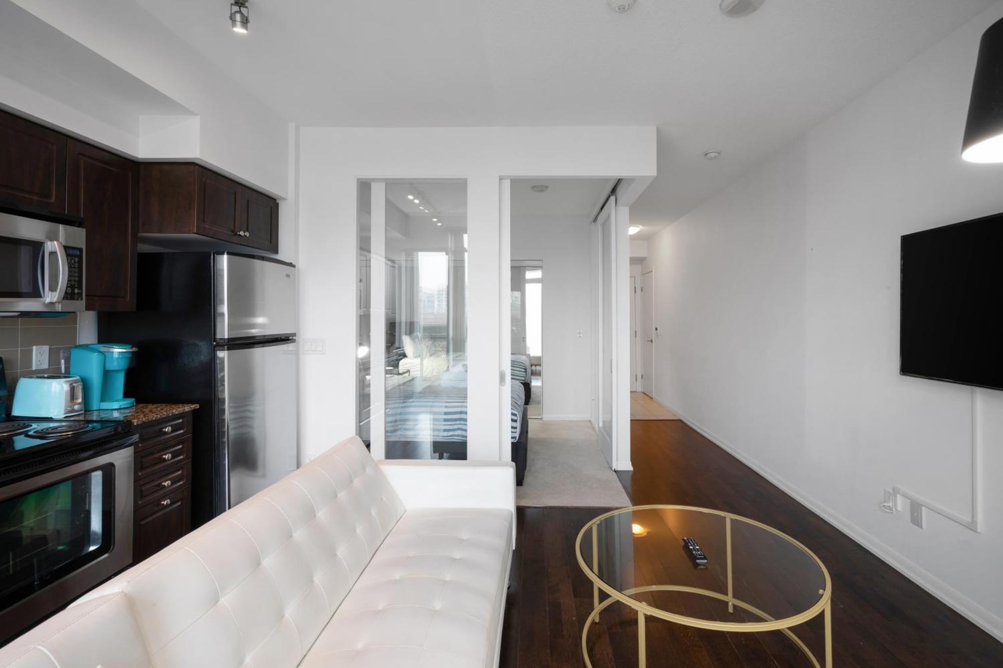 Downtown Toronto 1 Bdrm Condo With Parking And Views Esterno foto