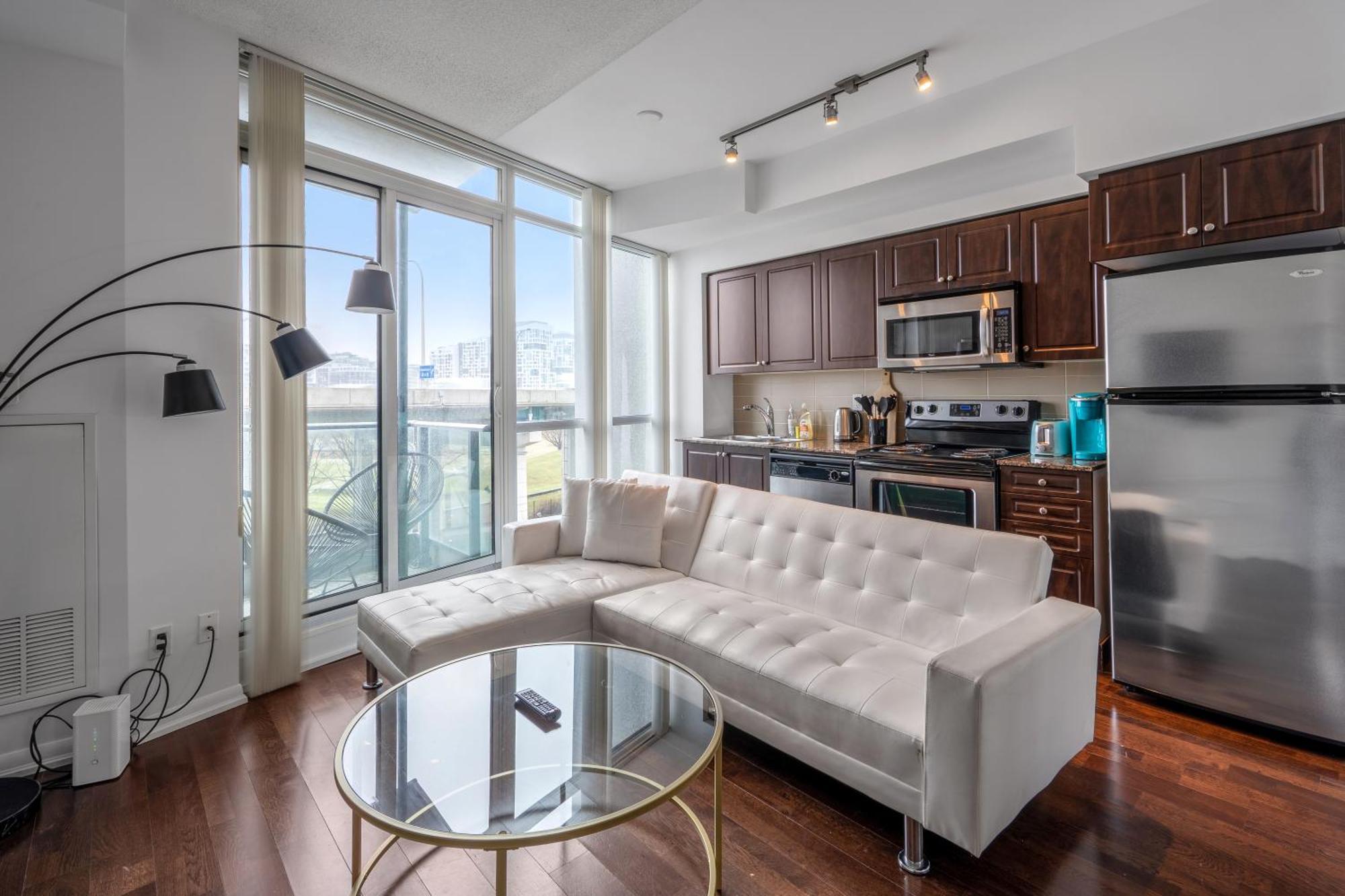 Downtown Toronto 1 Bdrm Condo With Parking And Views Esterno foto